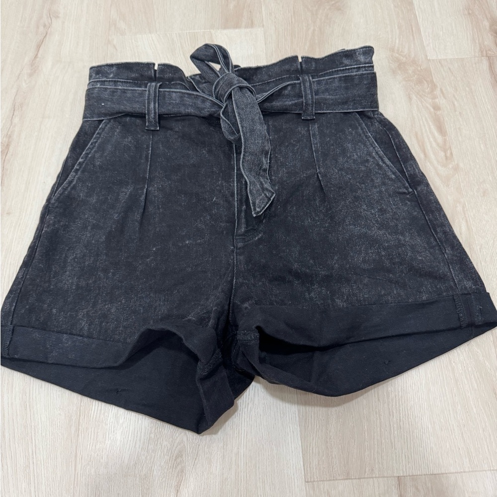 Express Women's Black Denim Shorts- Size 6